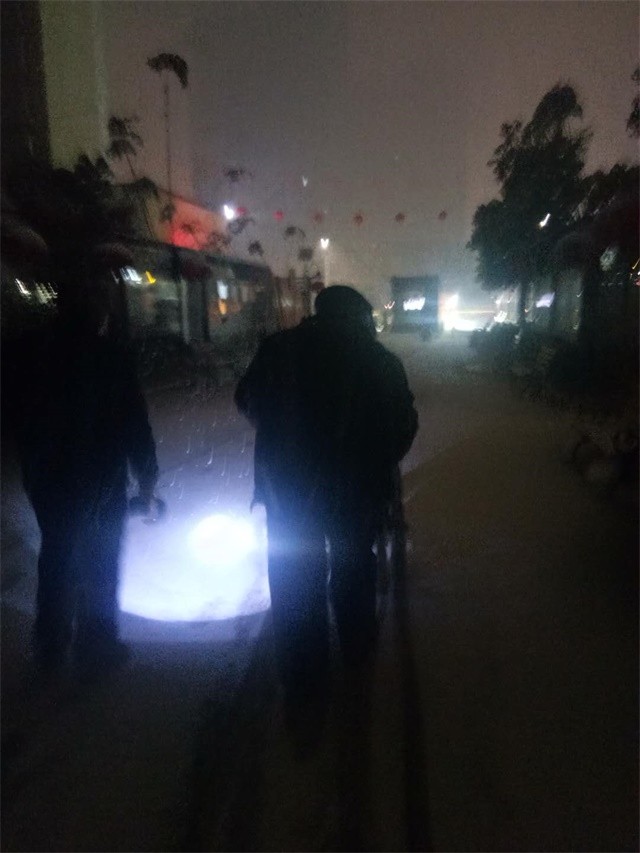 下雪 地下室入口撒工业盐