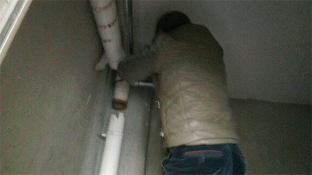 修改18#202厨房下水管道